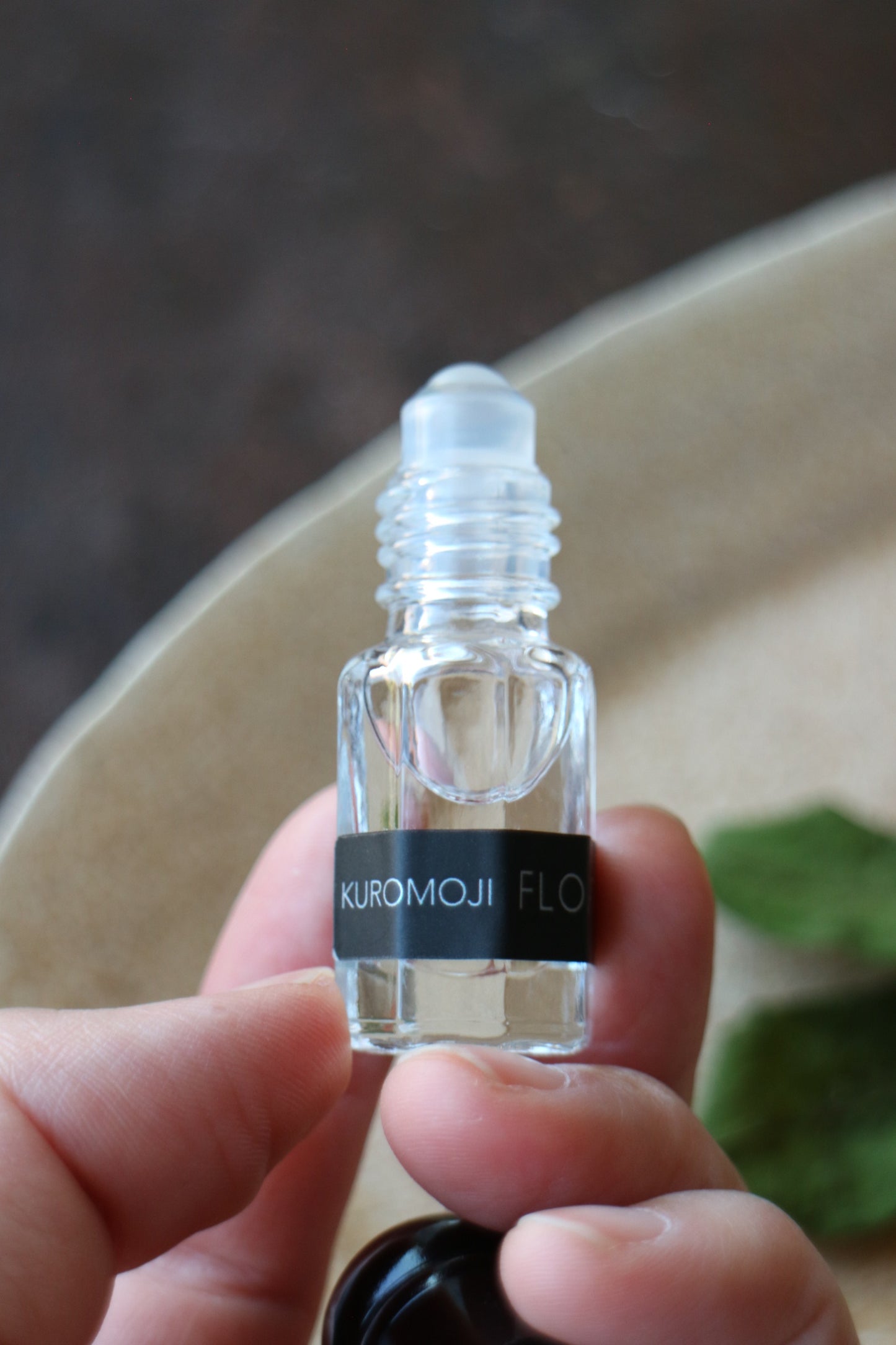 KUROMOJI 3ml ミニロールオン
